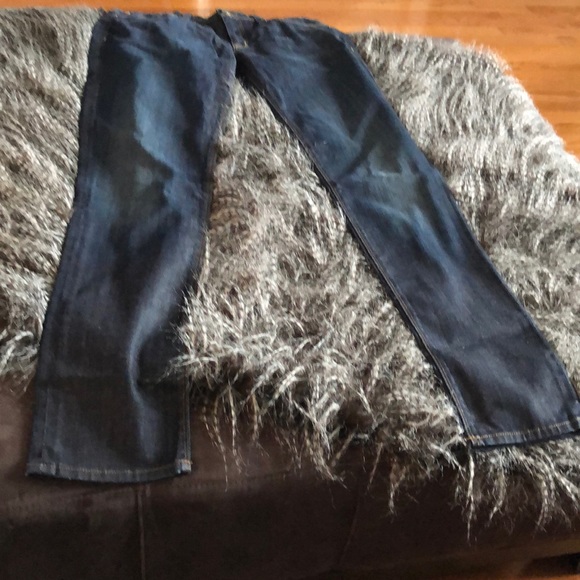 Hudson - Picture 3 of 3